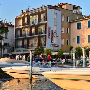 https://ambra-hotel.it-lombardy.com